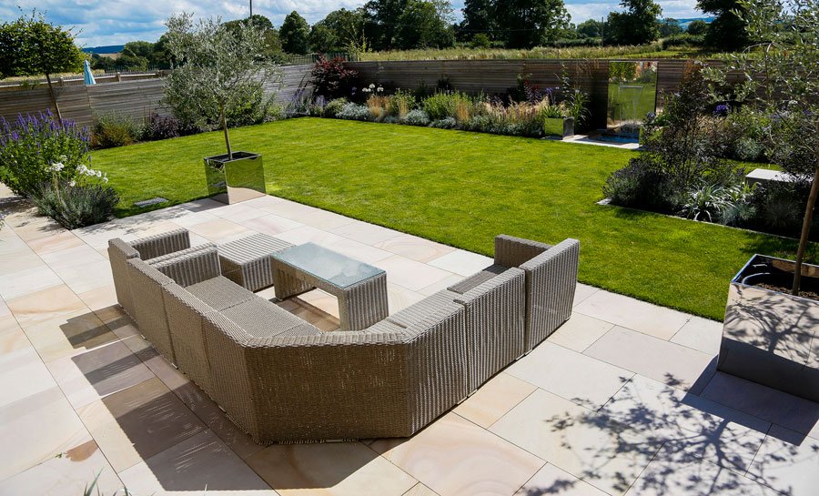 Sleek and contemporary design for outdoor living