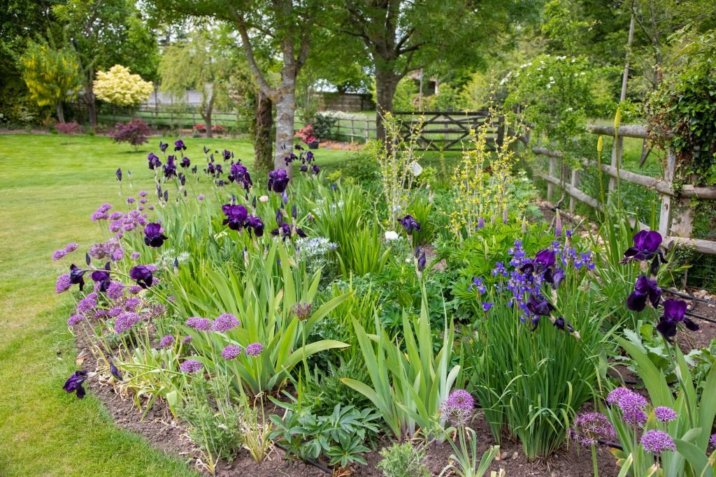 The art of maintaining large gardens and estates