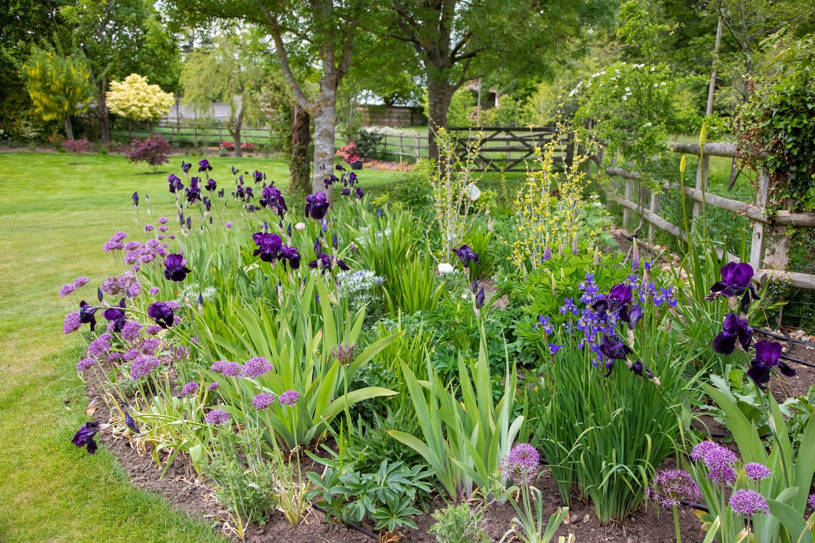 The art of maintaining large gardens and estates
